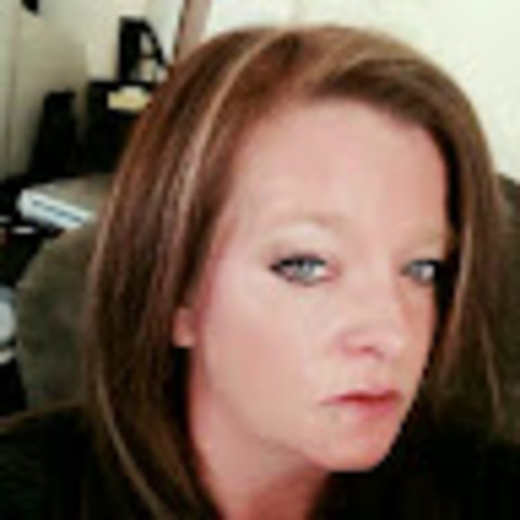 Meet your Posher, Leigh - Picture 1 of 1